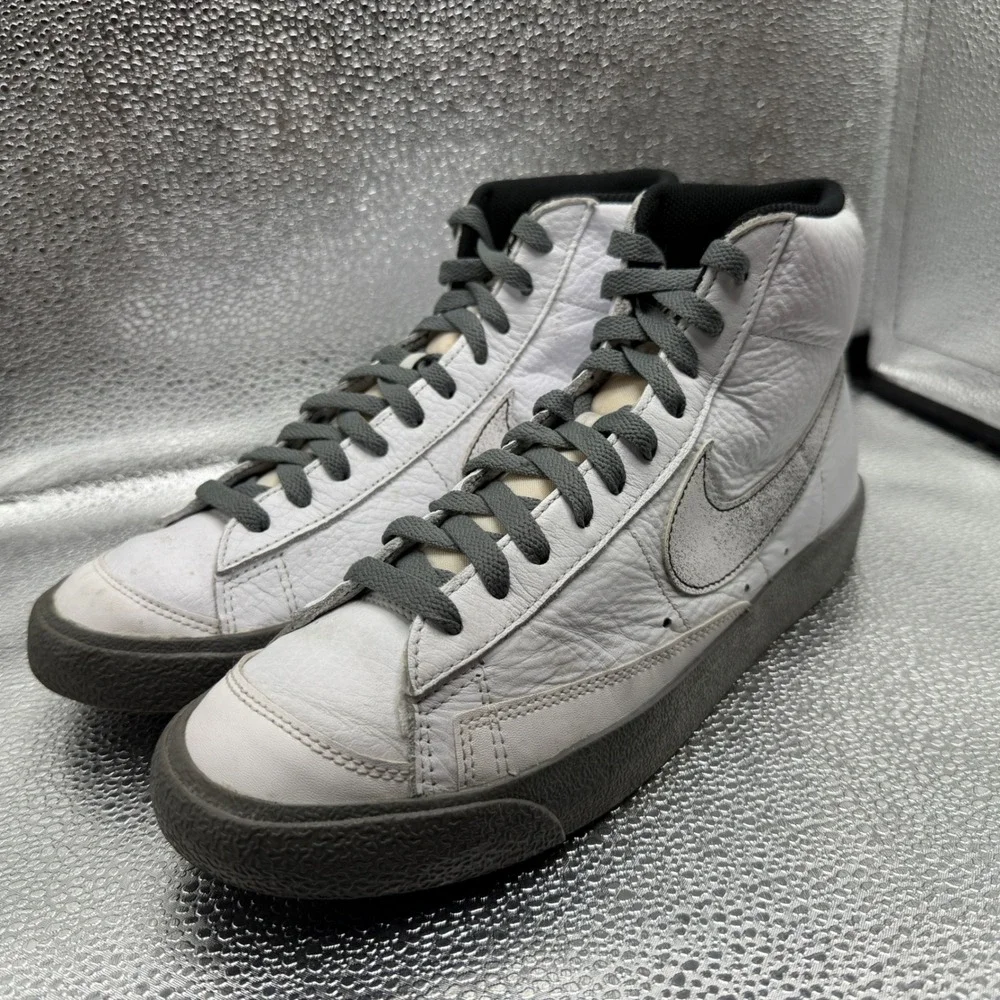 Size 9.5 Nike Blazer Mid 77 Sneakers Mens White Excellent 50 Years of Hip Hop